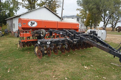 Property photo 42 - FARM MACHINERY AUCTION IN ALLEN COUNTY